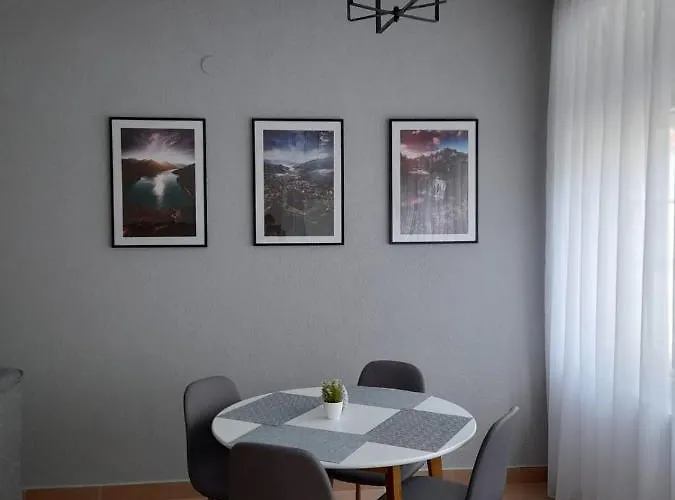 King's Cave Apartment