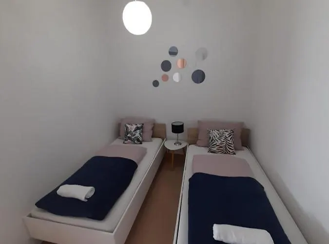 King's Cave Apartment