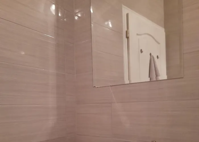 King's Cave Apartment *